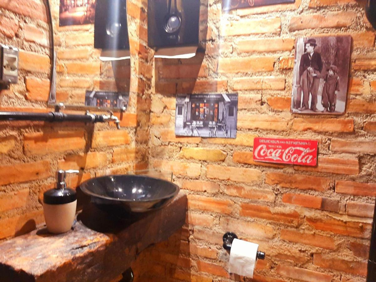 Bangalo Das Lagartixas ,Casa Studio Com Piscina Aquecida Privativa A 20 Minutos Do Centro De Curitiba Colombo Bagian luar foto